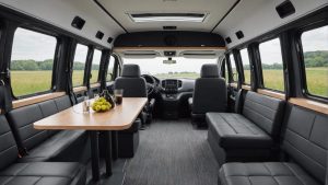 découvrez nos astuces et conseils pour aménager la décoration intérieure d'un van et transformer votre espace en un lieu confortable et fonctionnel.